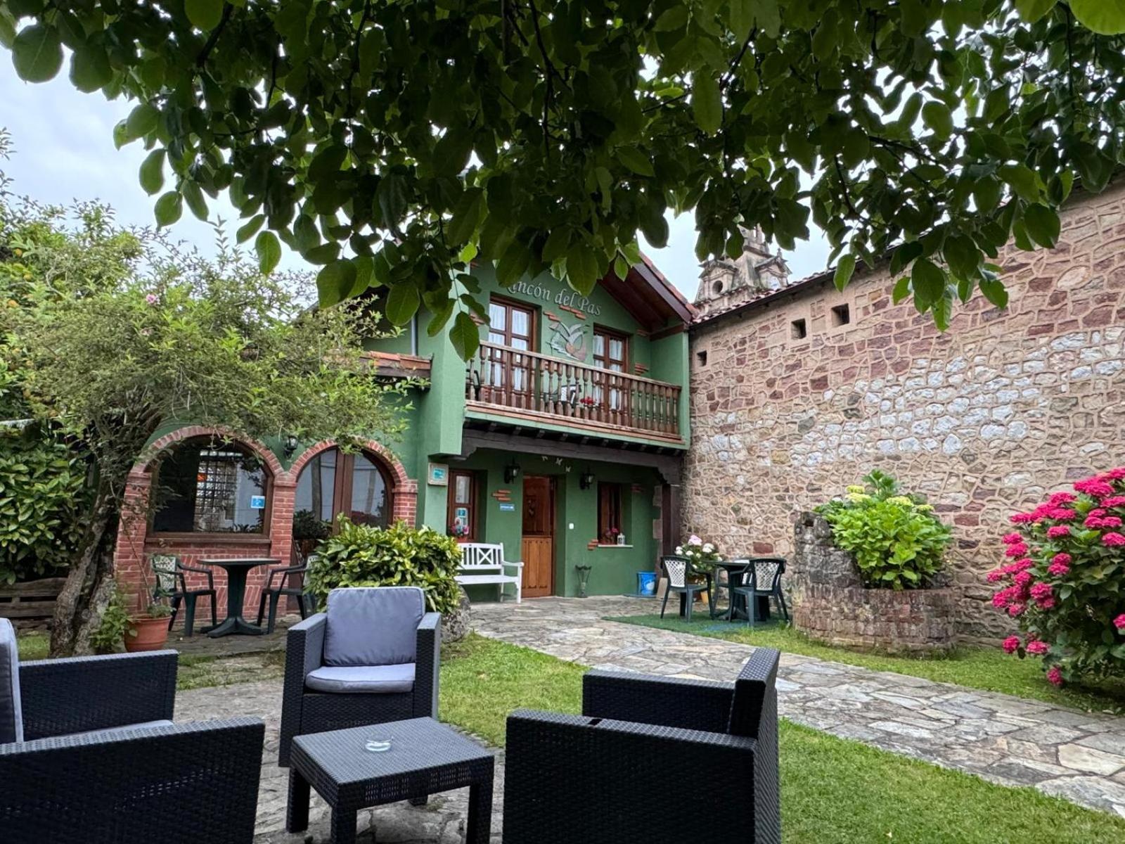 Posada Rincon Del Pas Puente Viesgo Kültér fotó